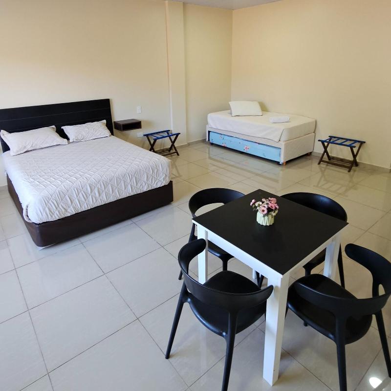 Mensas Grand Hotel image