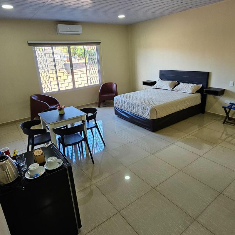 Mensas Grand Hotel image