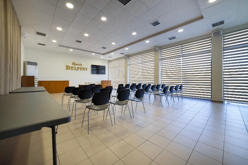 Delfini Patras image