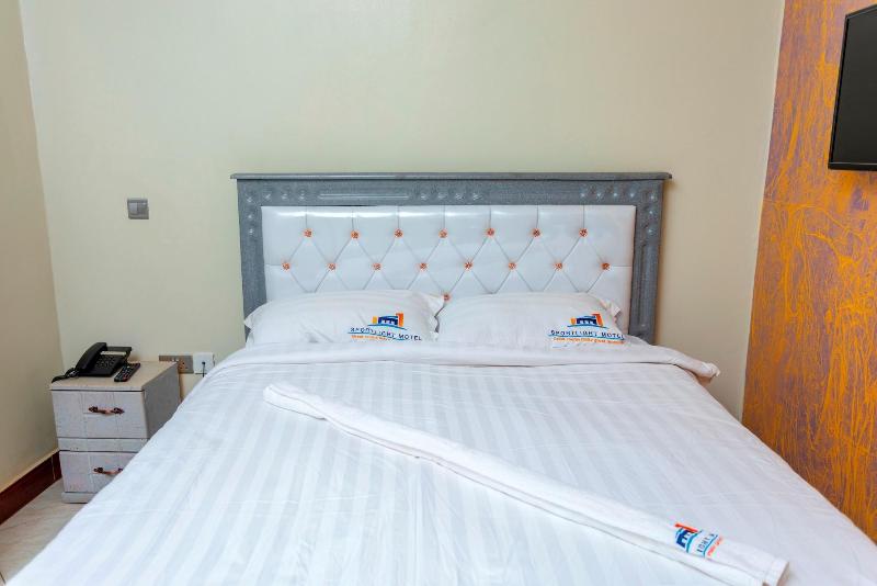 Spotlight Motel image