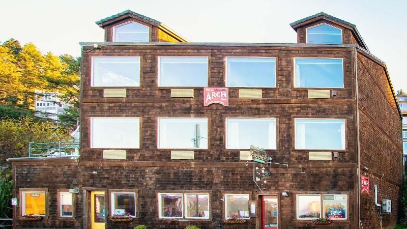Three Arch Inn — general view