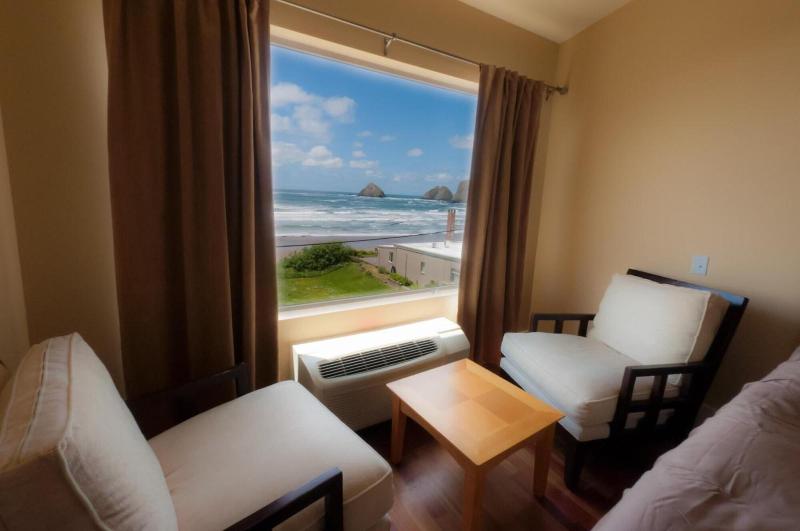 Three Arch Inn image