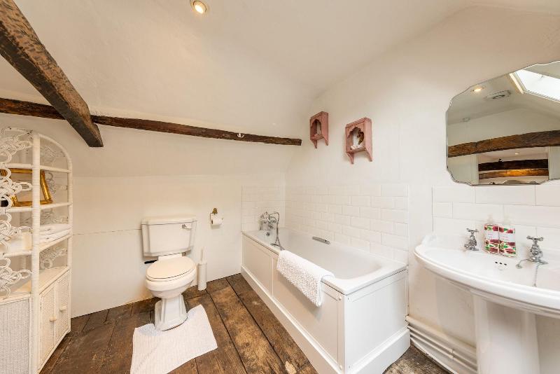 Oak House image