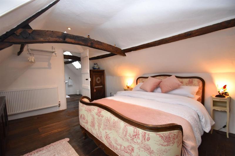 Oak House image