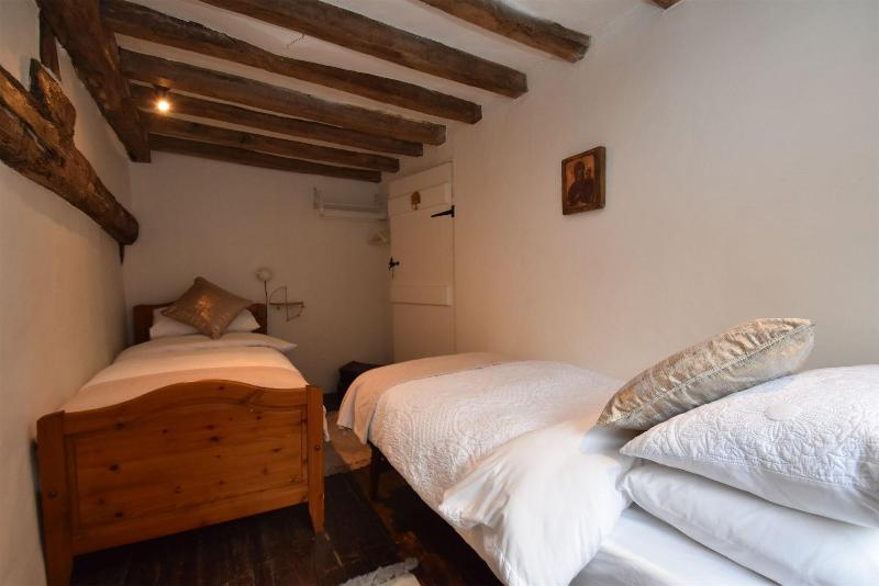 Oak House image