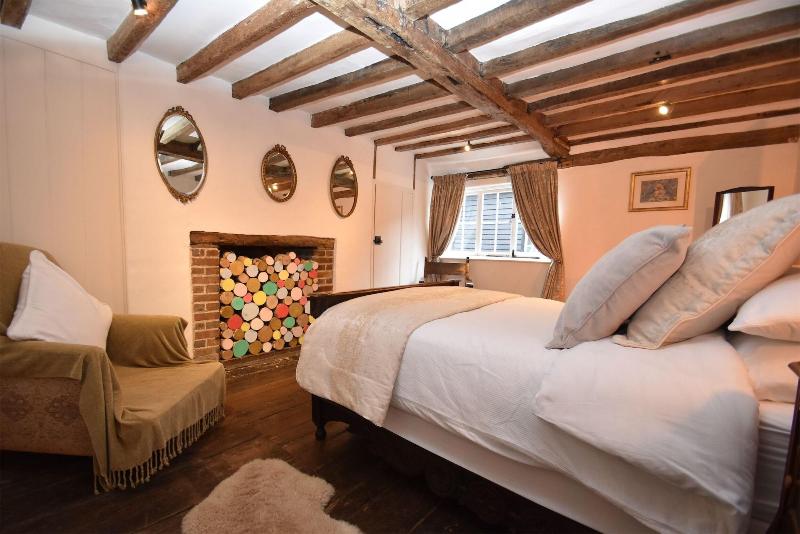 Oak House image