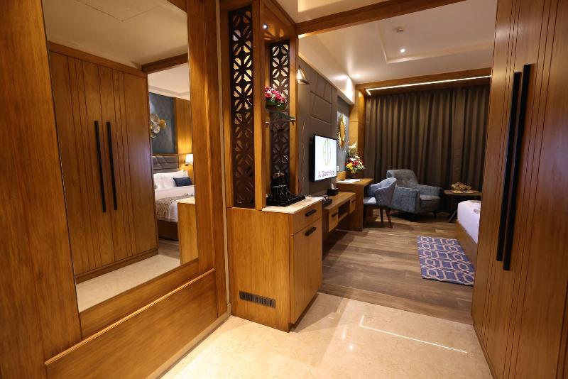 Aj Grand Hotel image
