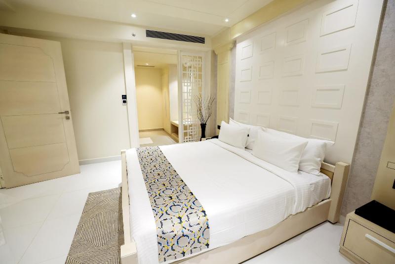 Aj Grand Hotel image