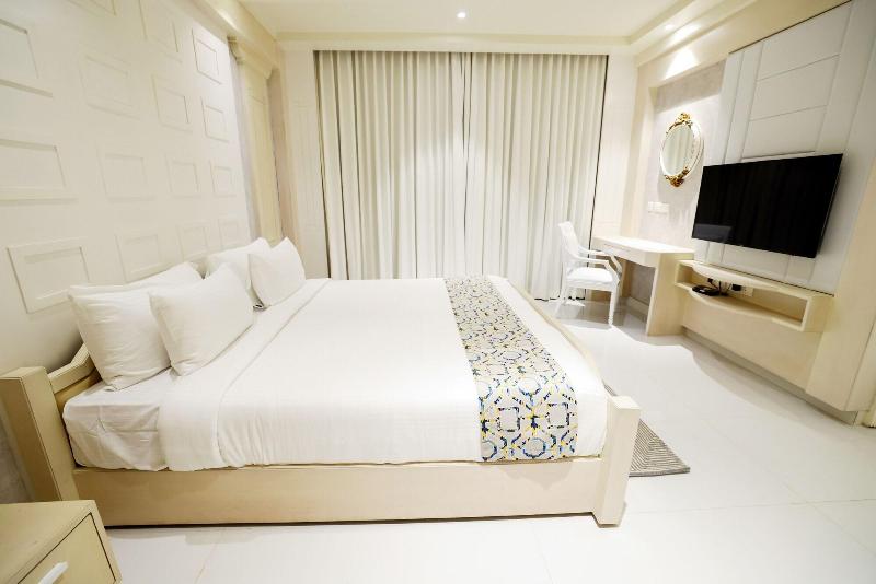 Aj Grand Hotel image