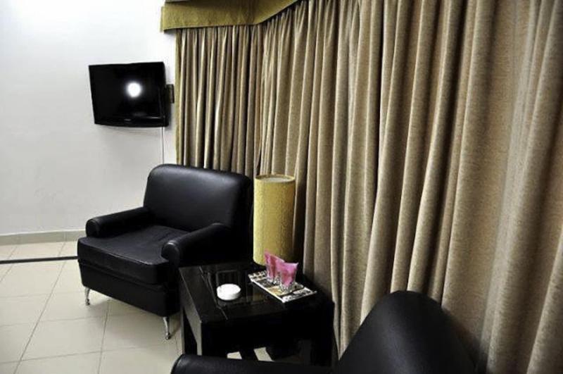 Riviera Guest House image