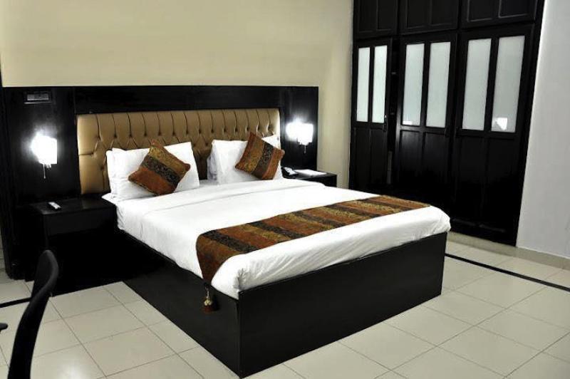 Riviera Guest House image