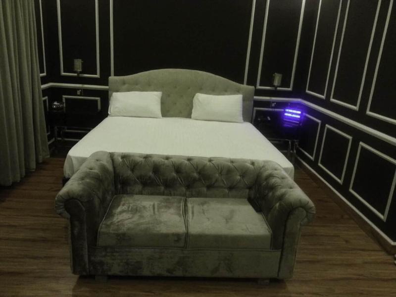 Riviera Guest House image