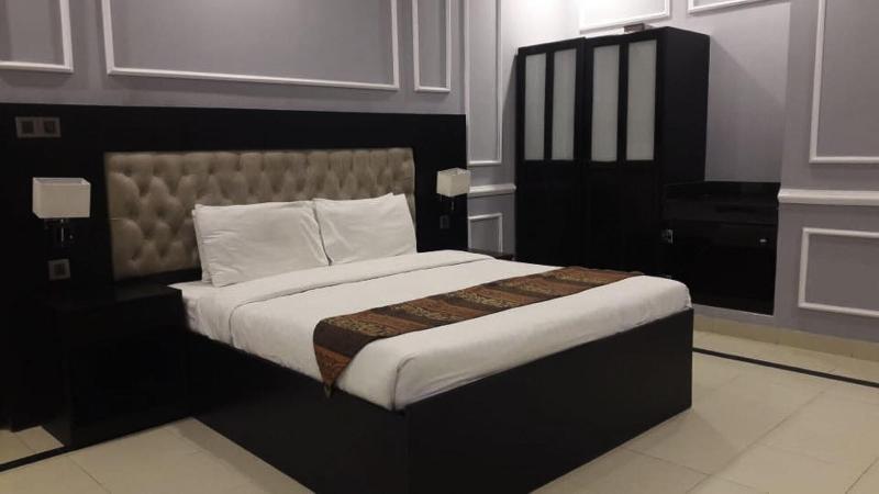 Riviera Guest House image