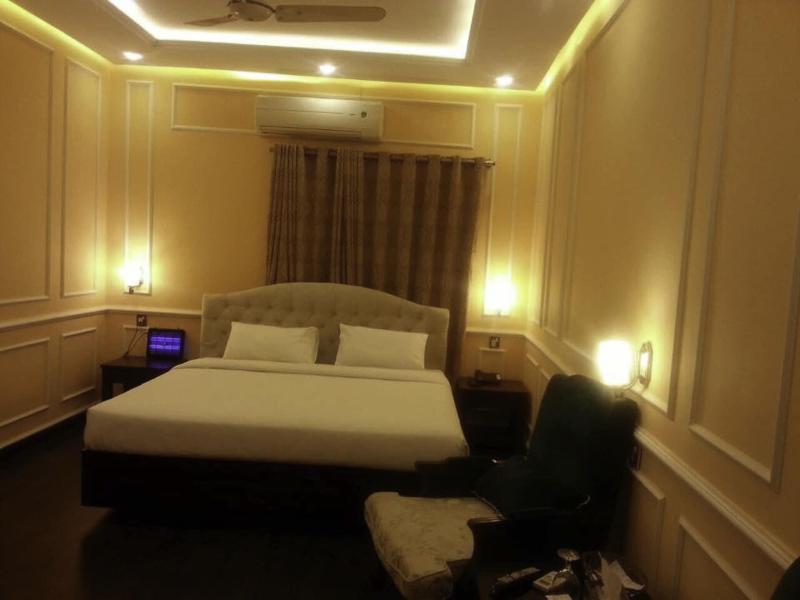 Riviera Guest House image