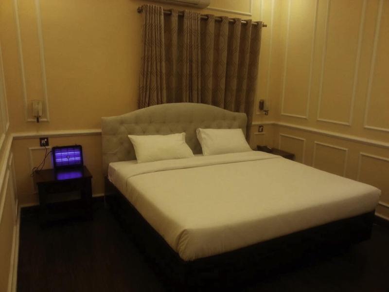 Riviera Guest House image