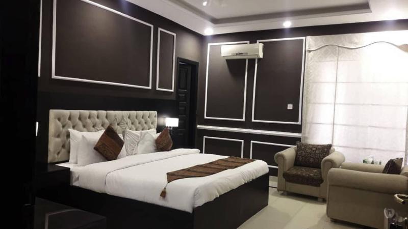 Riviera Guest House image
