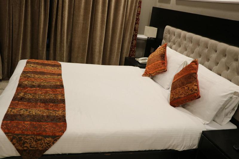 Riviera Guest House image