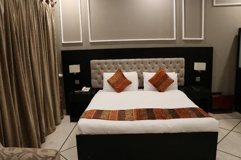Riviera Guest House image