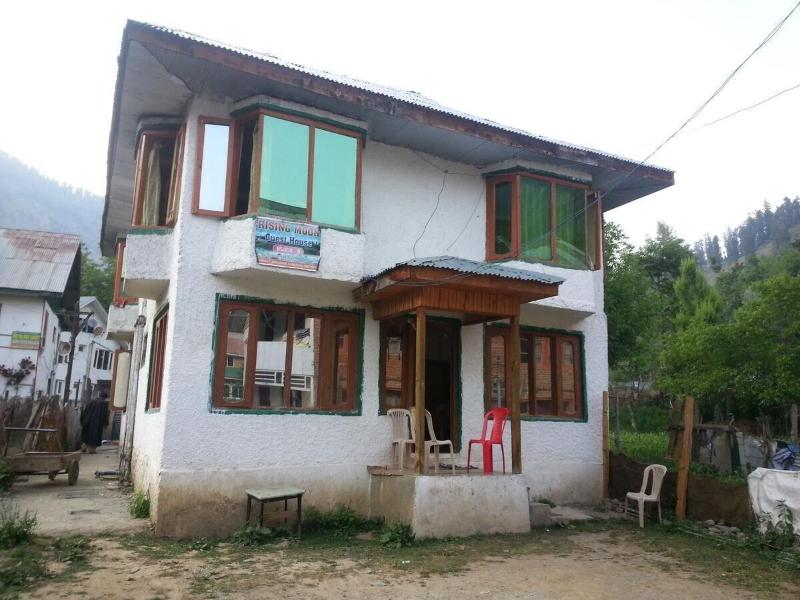 Rising Moon Guest House image