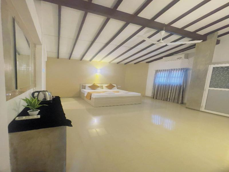 Chrish Residence image