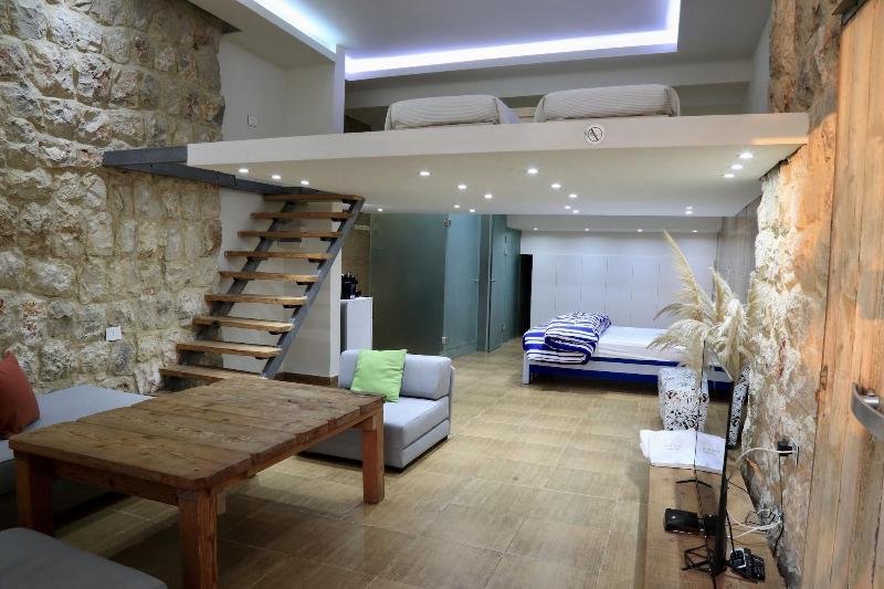 Damour Country Club image