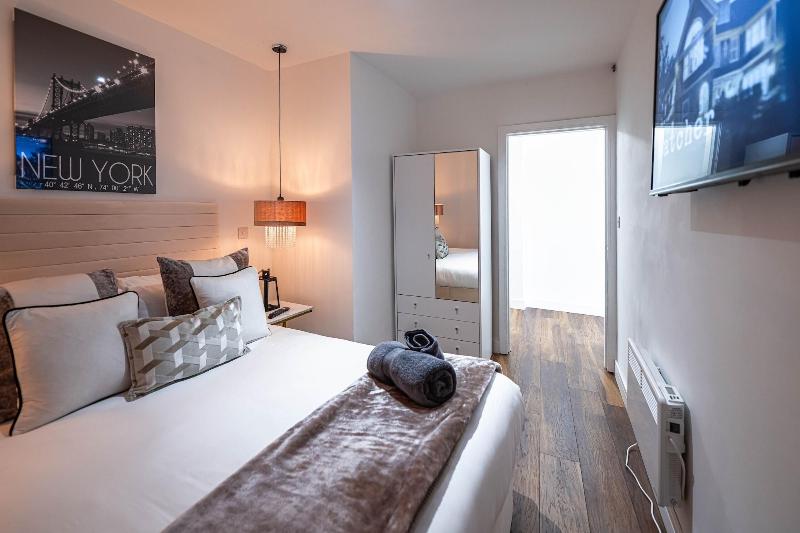 Manhattan Luxury Suites image