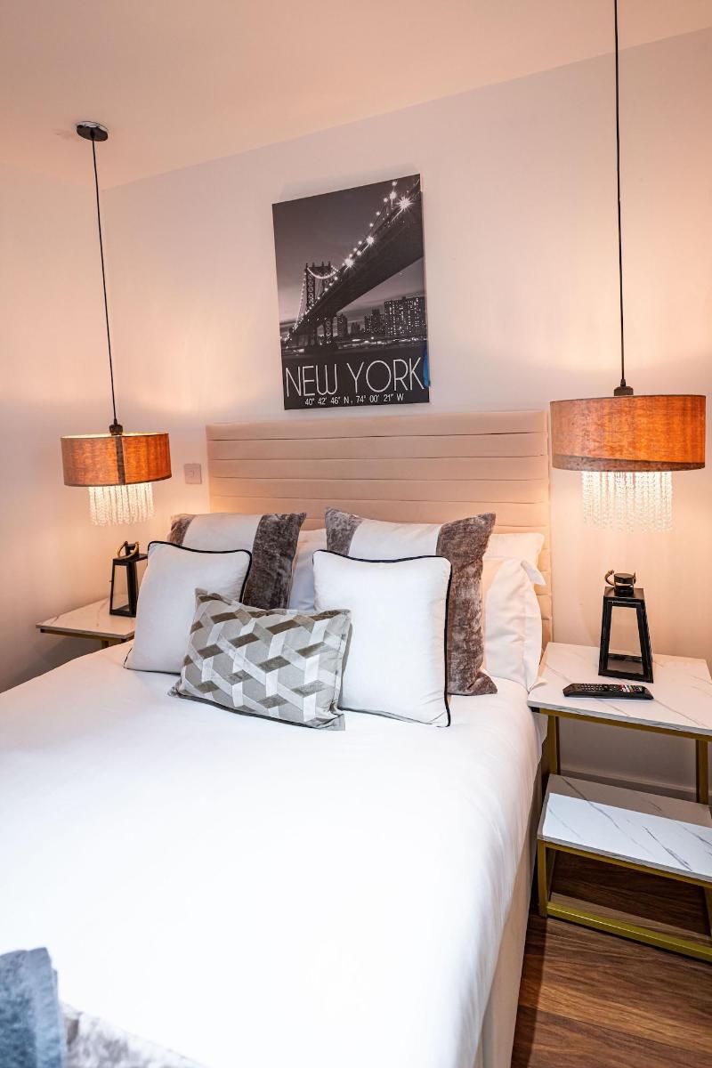 Manhattan Luxury Suites image