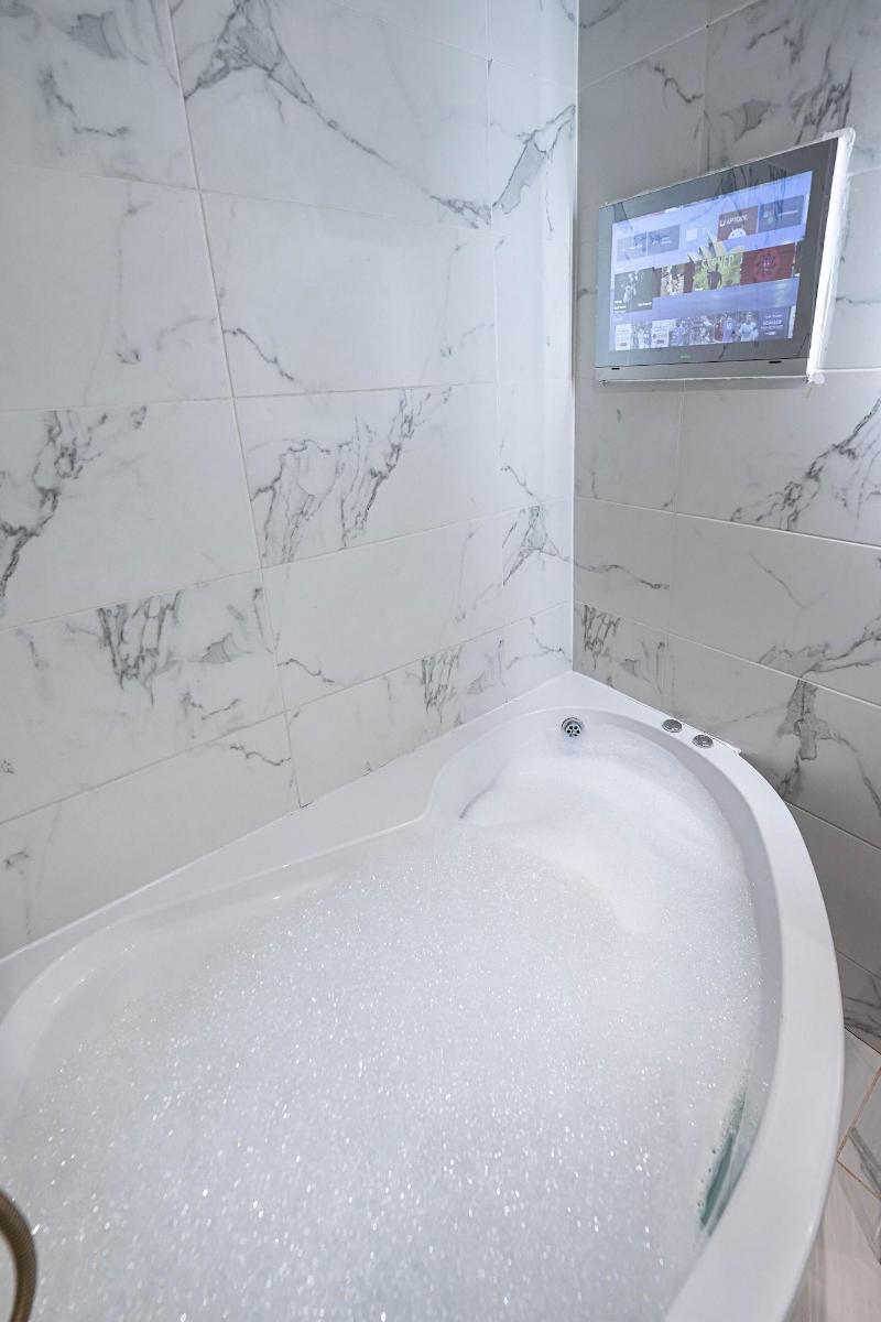Manhattan Luxury Suites image