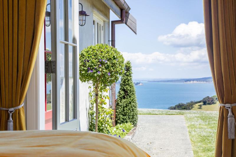 Mudbrick Cottages image