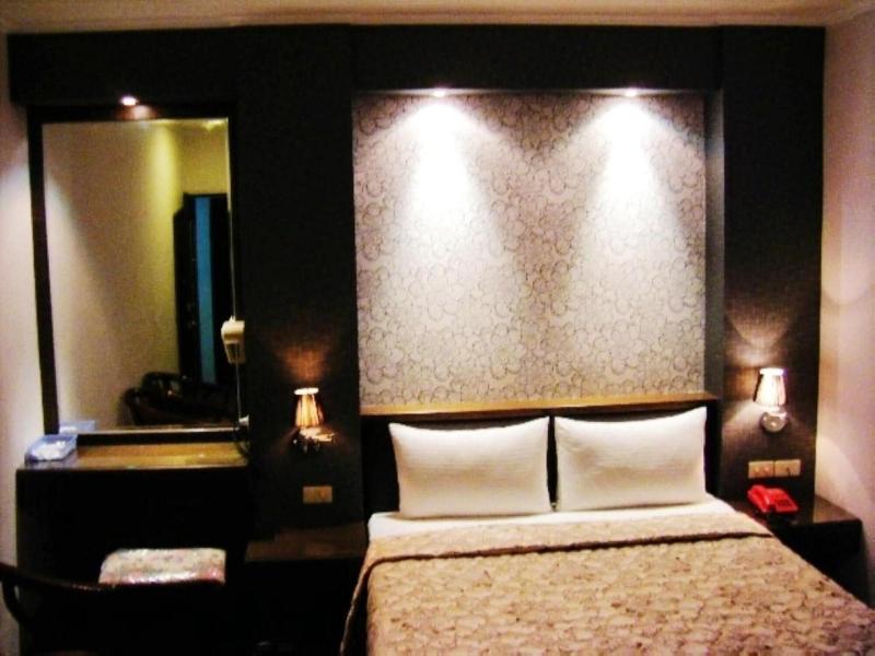Baseball Exquisite Hotel image