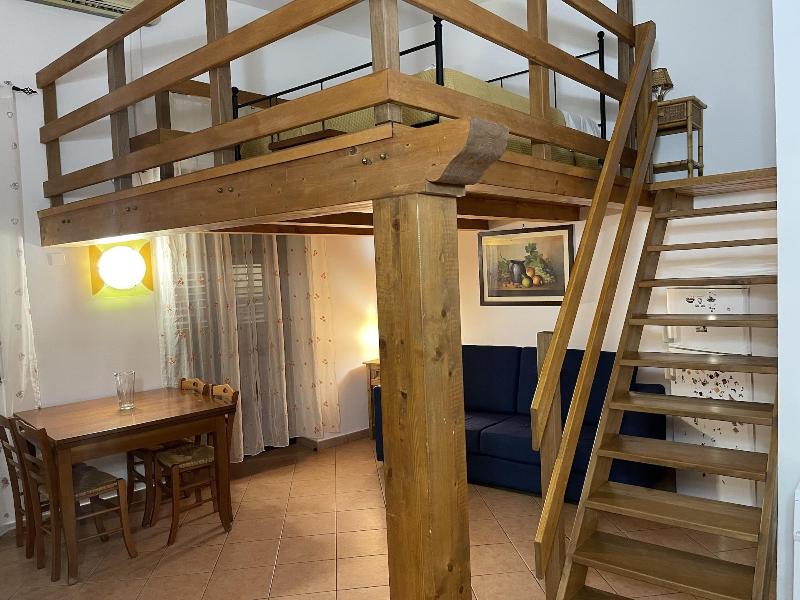 Hola Cathedral House image
