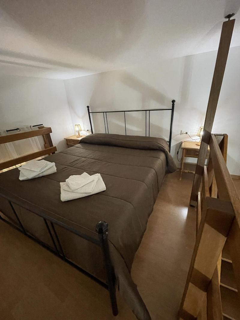 Hola Cathedral House image
