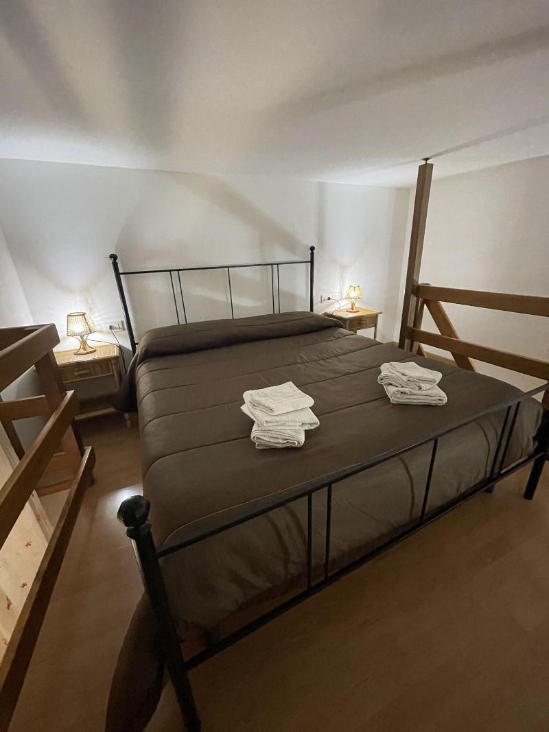 Hola Cathedral House image