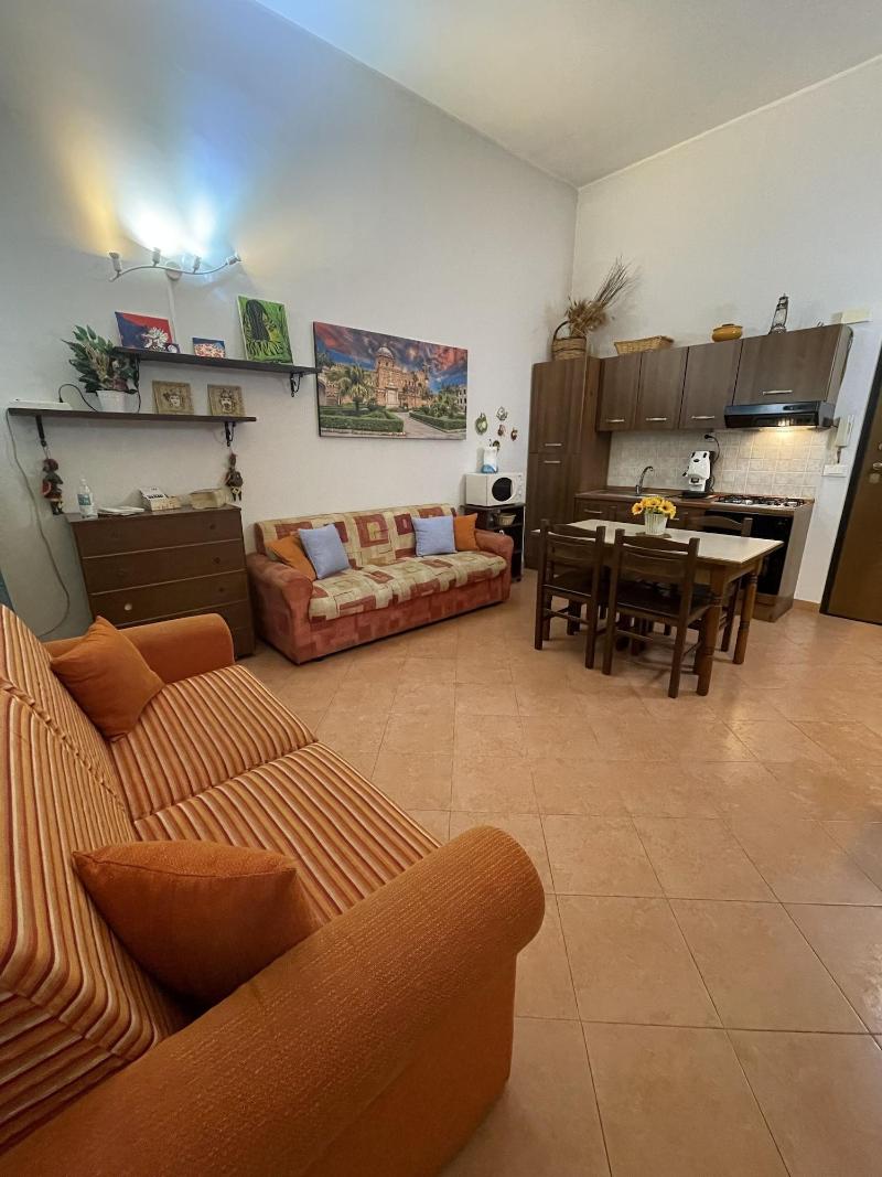 Hola Cathedral House image