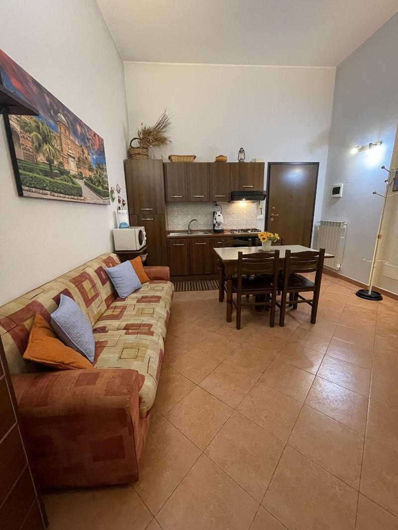 Hola Cathedral House image