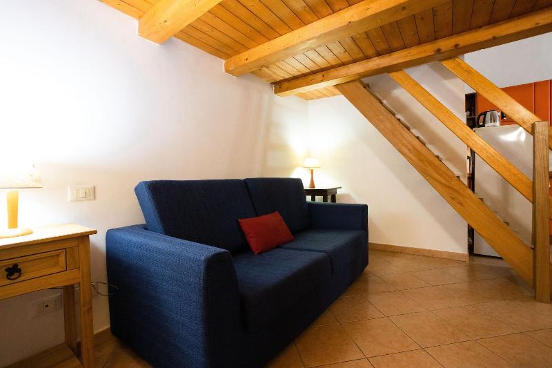 Hola Cathedral House image