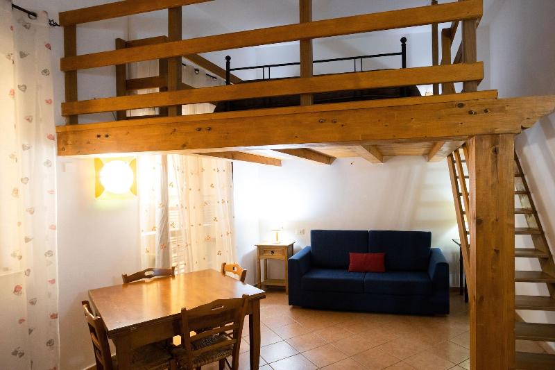 Hola Cathedral House image