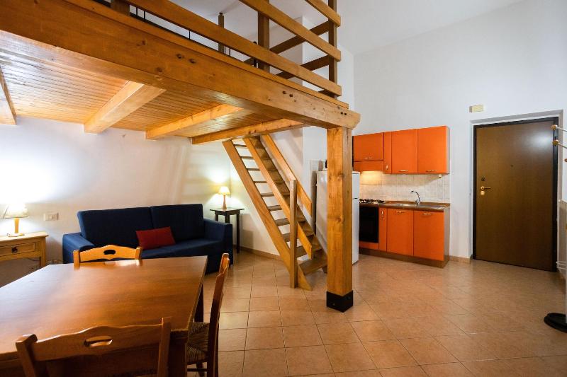 Hola Cathedral House image