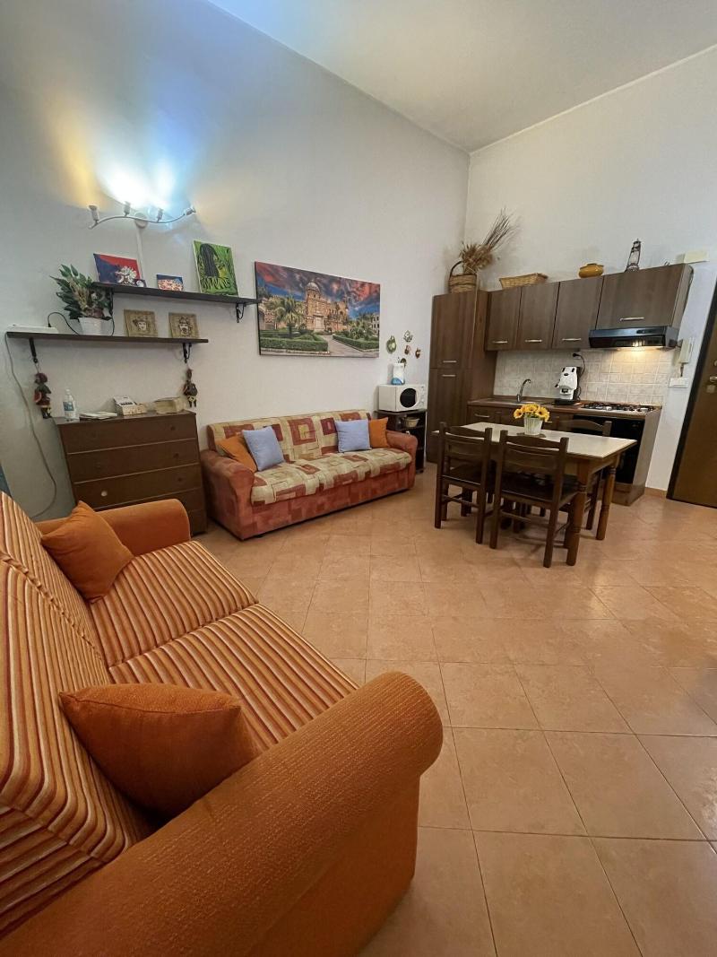 Hola Cathedral House image