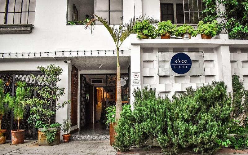 Cinco Hotel image