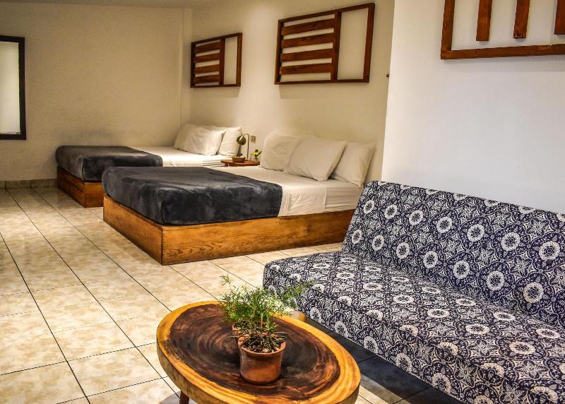 Cinco Hotel image