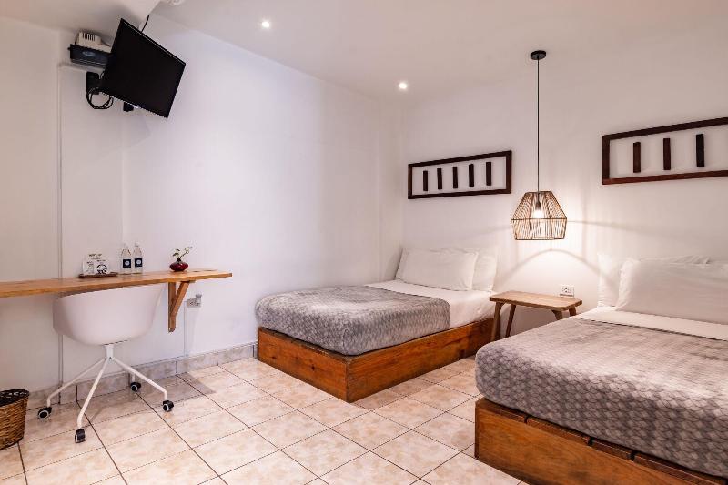 Cinco Hotel image