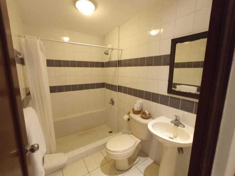Cinco Hotel image