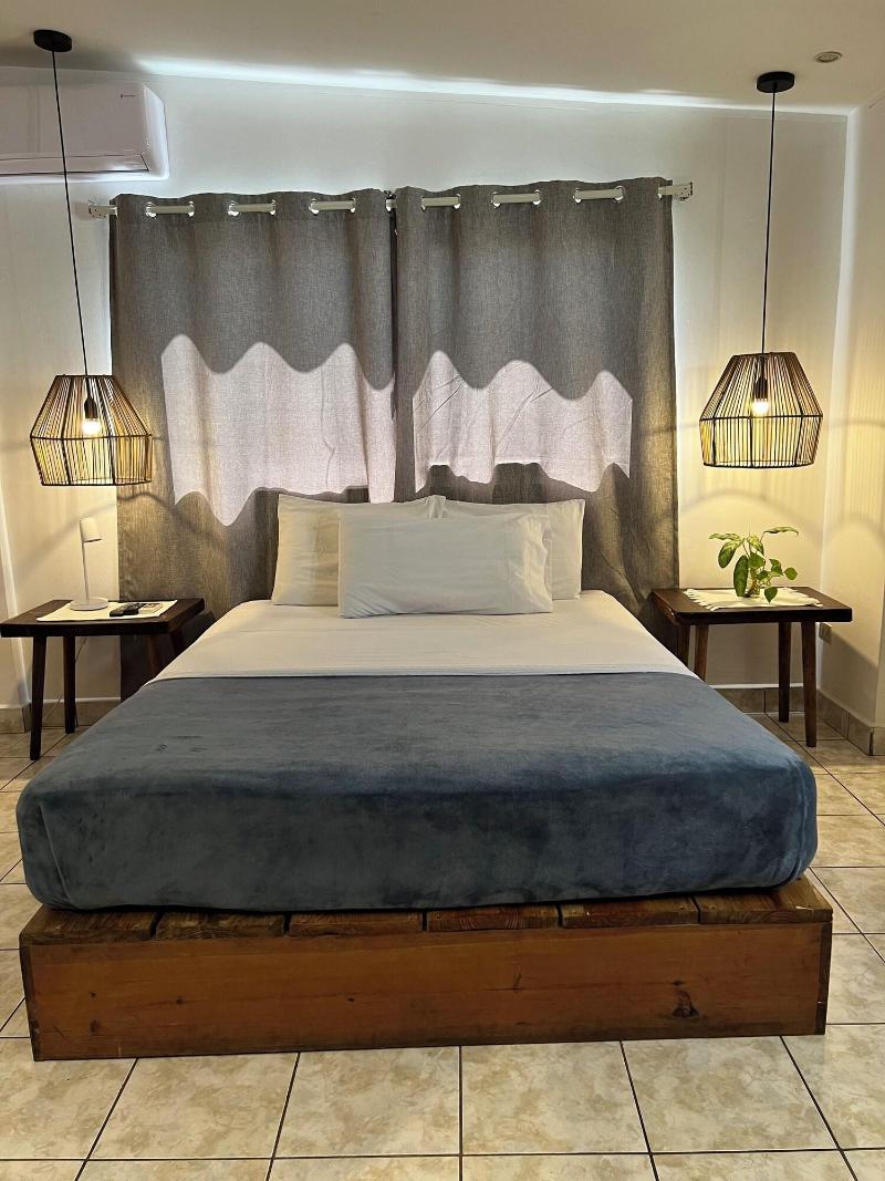 Cinco Hotel image