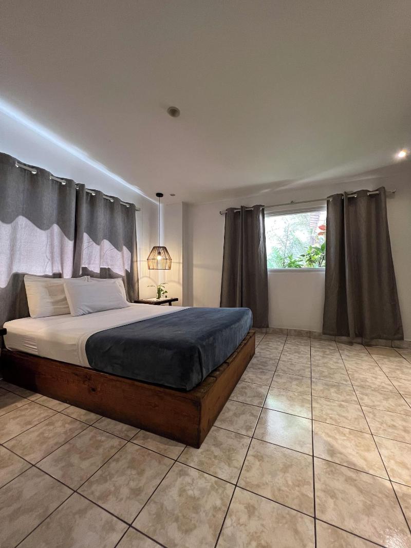 Cinco Hotel image