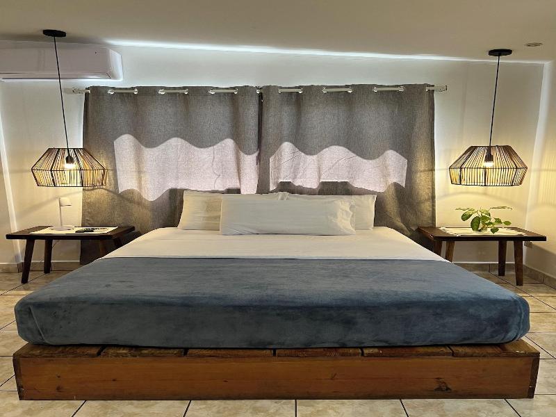 Cinco Hotel image