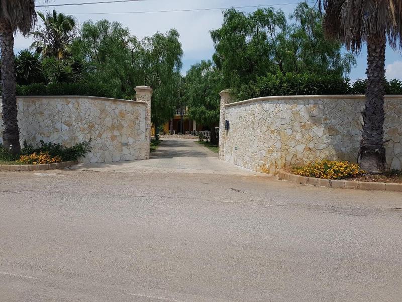 Villa Fanizza image