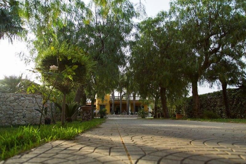 Villa Fanizza image