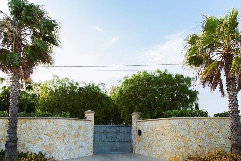Villa Fanizza image