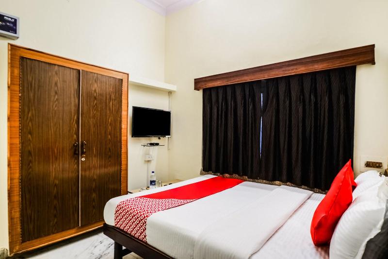 30000 Hotel Panghat